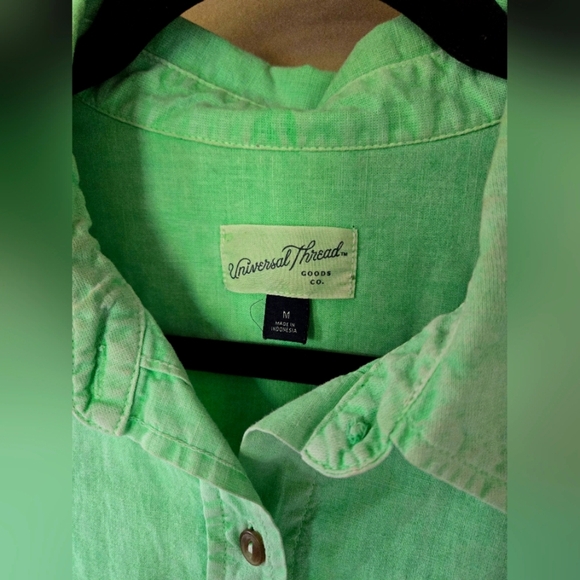 Universal Thread | Bright Green Button Down Shirt, Size M - Picture 5 of 7